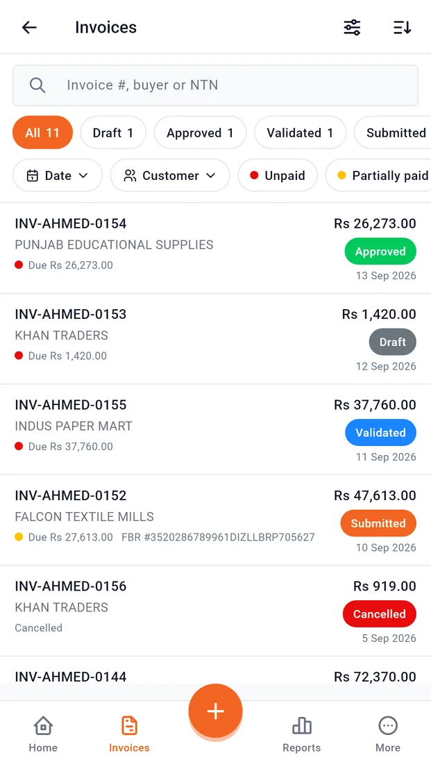 Invoice list in the InvoiceFlow app with search, status filters and counts